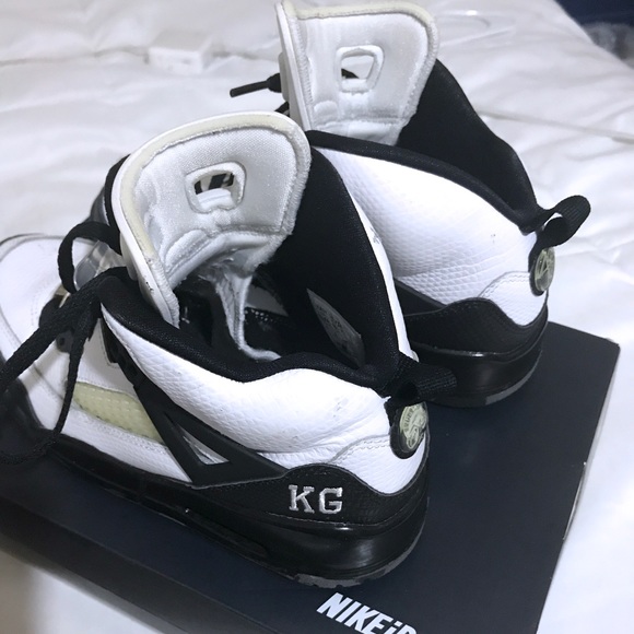 Nike ID Jordan’s Size US7 Women’s Black and White - Picture 3 of 3